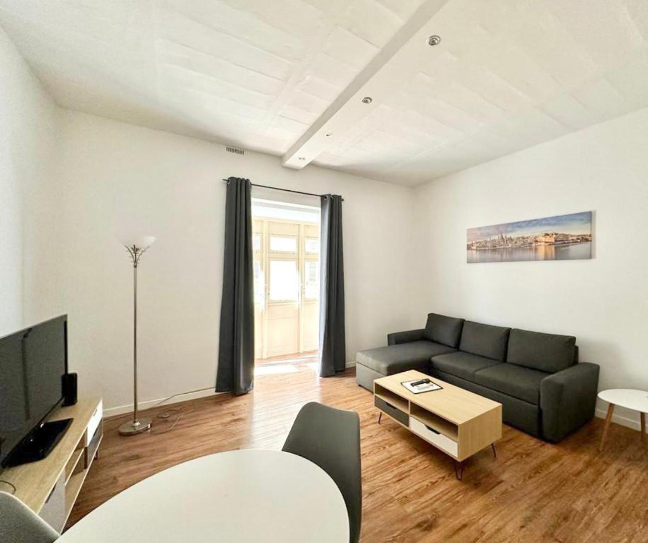 Central And Modern Valletta Flat Exterior photo